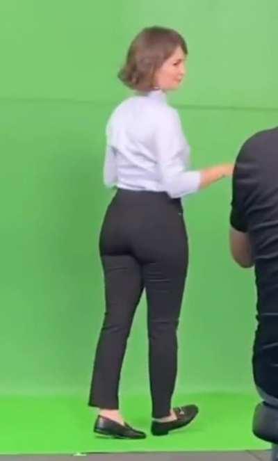 Milana on Set (Cropped)