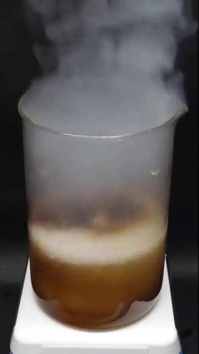Vaporizing a hot dog in sulfuric acid / hydrogen peroxide @nilered