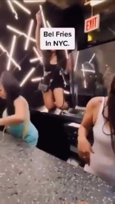 Trashing a restaurant because they had to pay $1.75 for dipping sauce