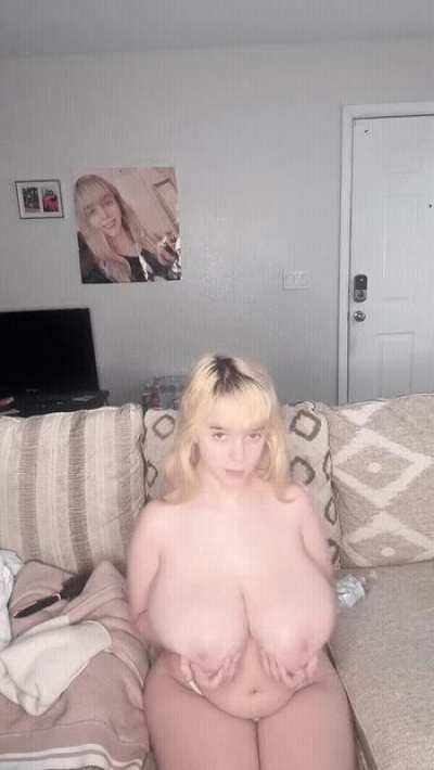 Ignore me if you want… but this chubby wifey moans louder than your ex