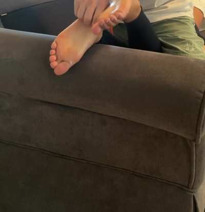 21 y/o College Girl Let Me Tickle Her Feet for $50 again (with Lotion)