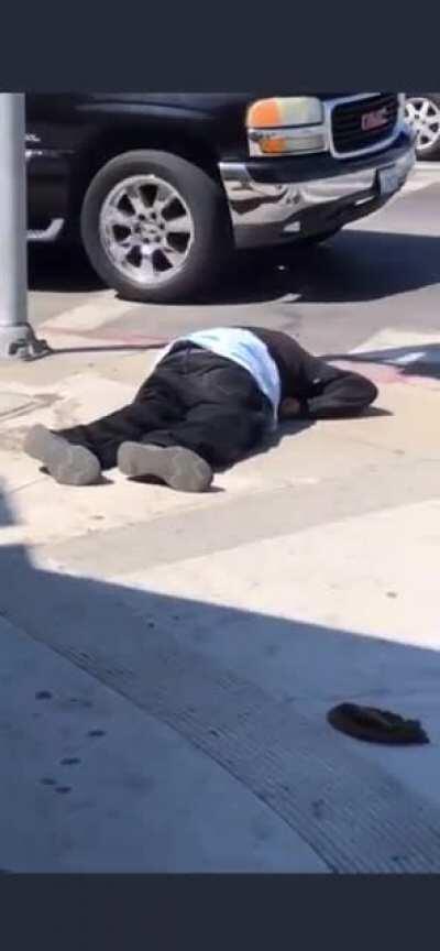 😭😭😭😭 niggas squabbled over a burrito