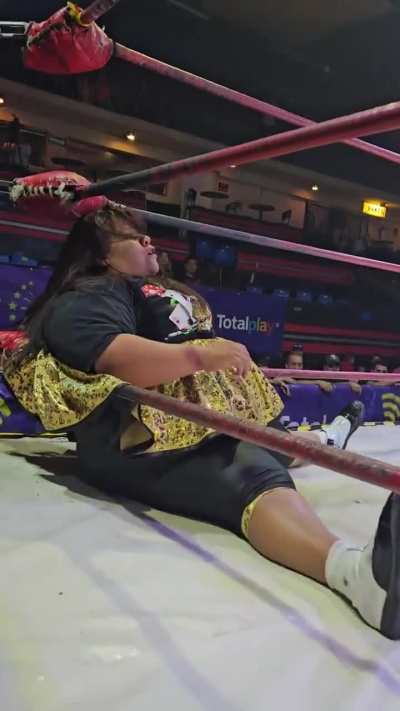 Lady Maravilla stinkface 2025