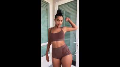 If somebody buys her fanfix i can make a telegram