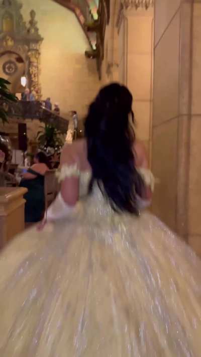 I want to go FULL princess mode for Halloween! All girls do is talk about how heavy a gown like this is. I believe it! But they’re also UNBELIEVABLY gorgeous and fun! I want to have the body to fill one out 👸😈