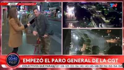 Un entrevistado en TN: “Milei dice no paro… a vos no se te para, bol…”.