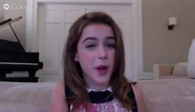 Kiernan Shipka, brunette