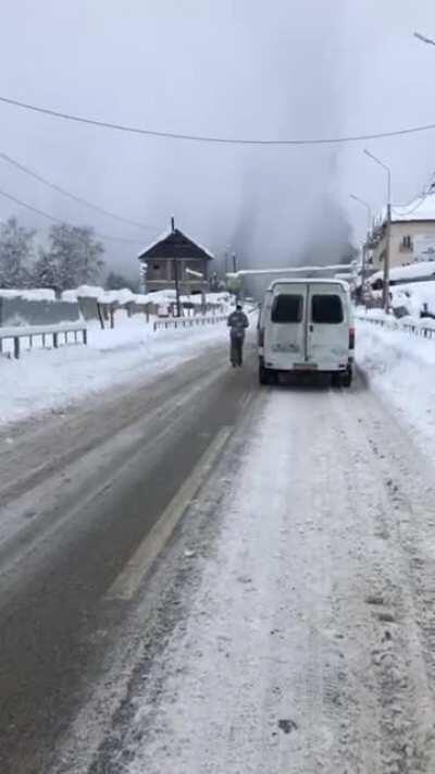 Look avalanche, let's get out of the car and take a closer look...