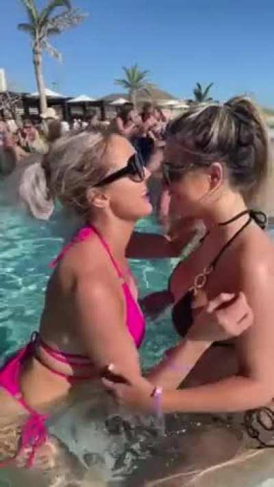 Big Tits GIF by kylietaylorxo