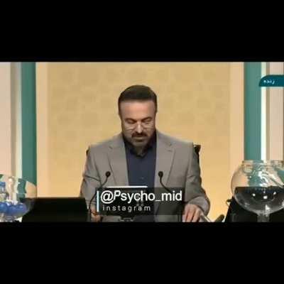 توصیه: حتما وایتکس کنار دستتون داشته باشید که بعد از تماشا ویدیو فورا چشم های خود را ضد عفونی کنید😂😂😂