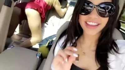 The girl gang, twerk and flash