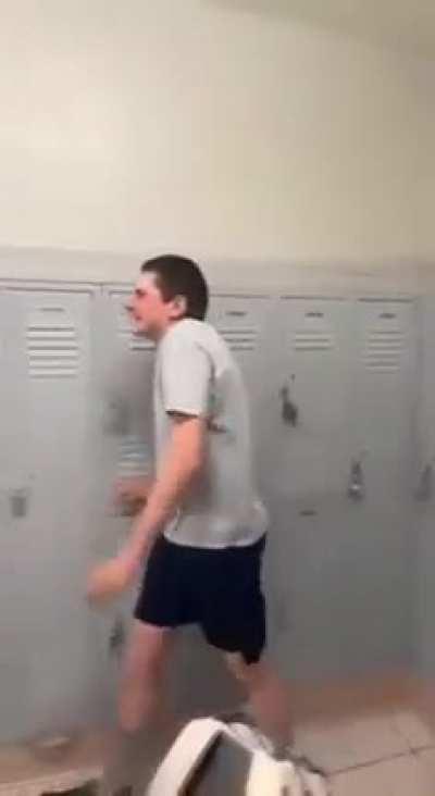 Kid loses and emotes