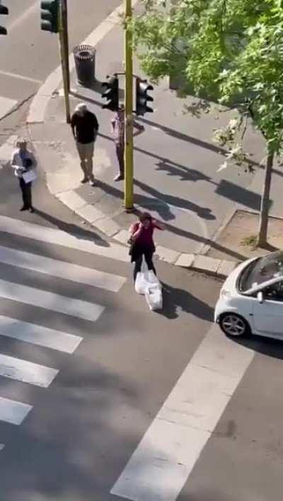 Le fettine di vitello non ti vannno bene? Va visto con l' audio, ovviamente.