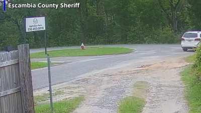 guy with knife tries to abduct little girl. If he had gotten her into his car, she'd be dead