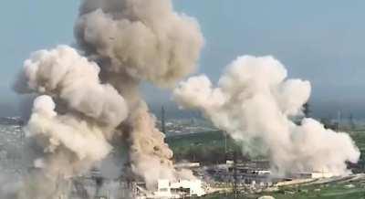 ru pov: Russian TOS-1 heavy flamethrower hitting Ukrainian position - Belgorovka