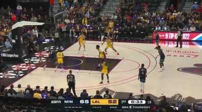 (Highlight) Jaden McDaniels beats JTA off the dribble with crossover + the spin move and throws it down