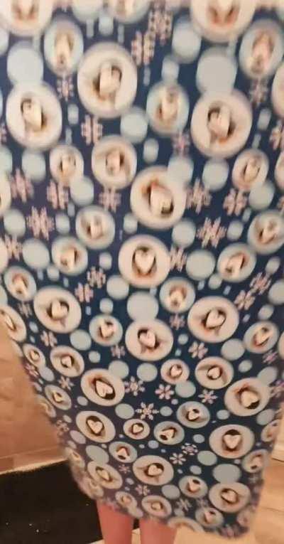 The perfect Christmas present doesn't exist...What about a curvy 18 year old? 🎁