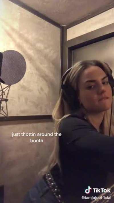 Newest tiktok twerking! X