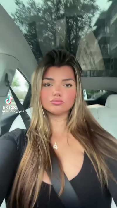 @allieee_lynn