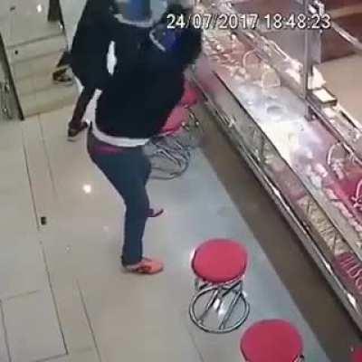 to rob a jewellery store