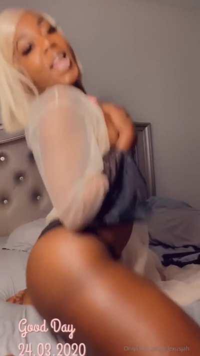 Bm.coochi comp. Hmu for her mega 7$