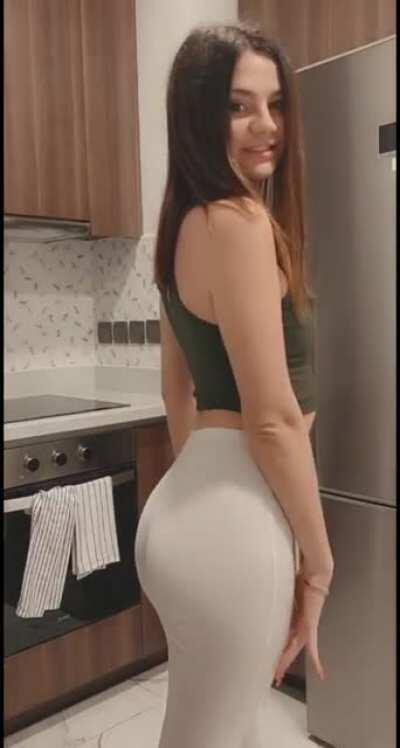 I want to show my ex-boyfriend how many dads would fuck me😋