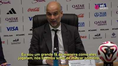 Pergunta do Fred Caldeira e resposta do Guardiola sobre o debate a respeito da escolha de jogar ou não fechado contra um time como o City