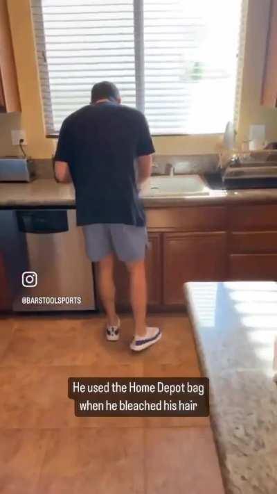 He used a Home Depot bag to bleach his hair 🤣🤣🤣