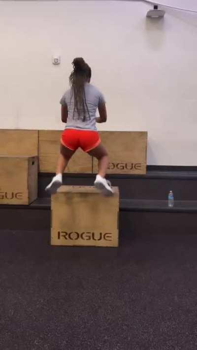 She looks good even while working out