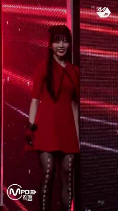 JiU while she's out of shot