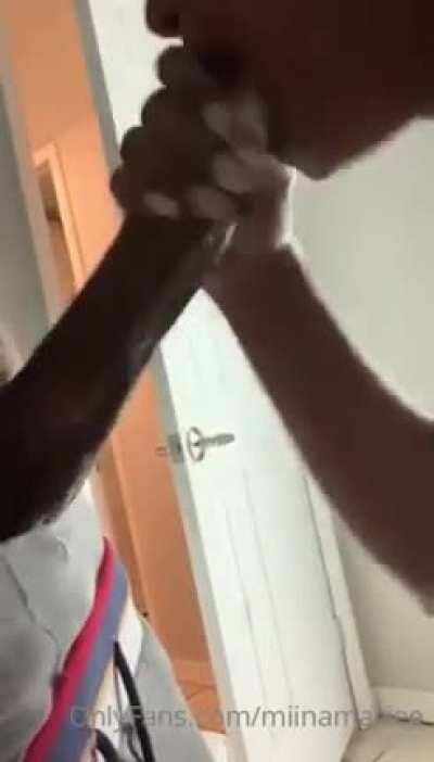 She dont play (no names)