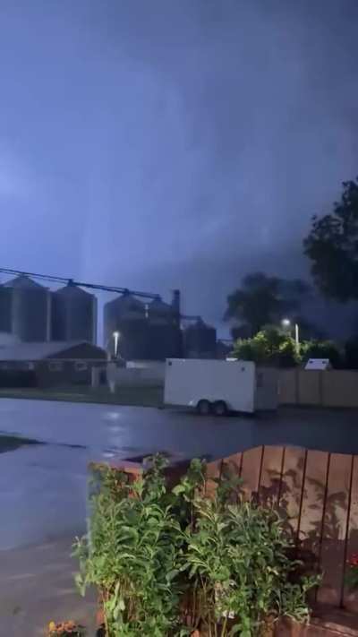 Another video of the Enderlin meso structure.