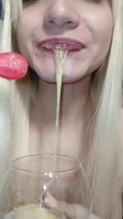 Customs videos available 🍓 Let's make your dirty dream come true 💓 Also subscribe to my puke Darkfans, 30+ items already and new every day 🥰👇