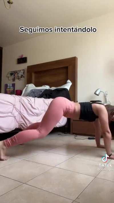 Con ganas de darle su primer anal