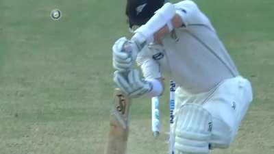 Mohammed Shami showing the art of reverse swing