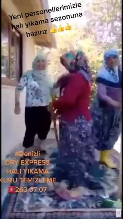 average t*rkish women twerking