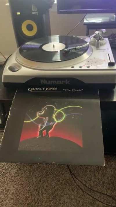 Aye yo yo y’all can’t stand right here