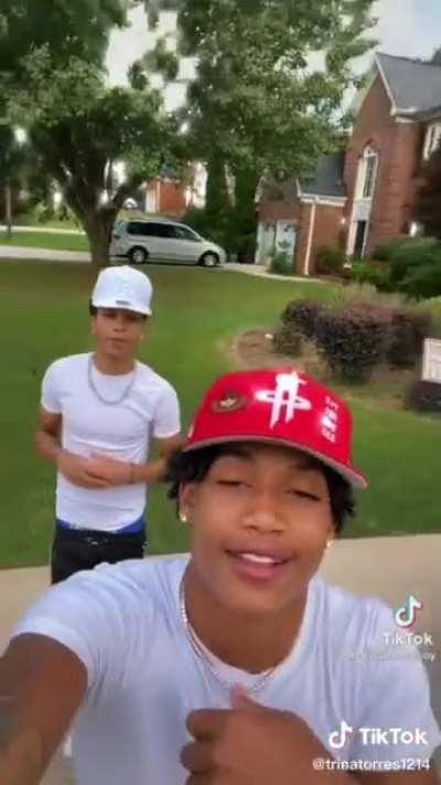 Blonde Beauty Will Do Anything He Says👸🏼