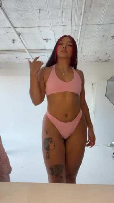 I'm treating you to 50% off & a free full nude twerk video when you subscribe to my onlyfans today. I'm waiting for you 😘 link in comments