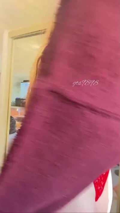 Let me know what lingerie set is your favourite