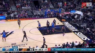 [Highlight] After being down by 15, Mike Muscala caps the comeback with a three to give the Thunder the lead heading in to the half!