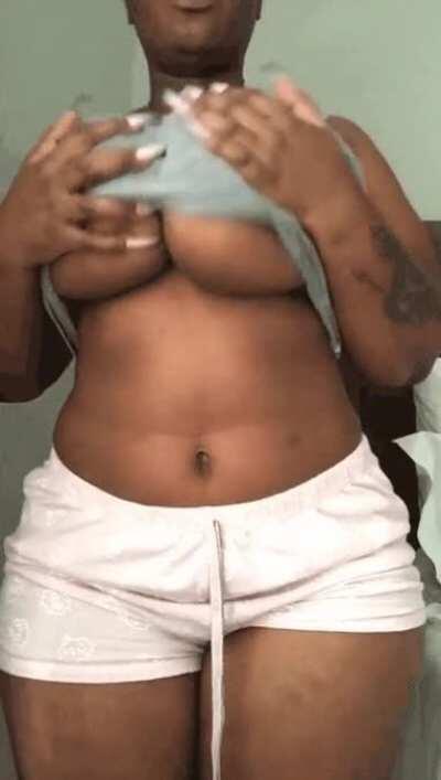 Let's have one more Black Friday🖤😊only $3 for my Onlyfans till Sunday😘✨ Get access to my explicit content plus 3 free exclusive videos in your DM as soon as you subscribe🍰 live shows, JOI, dick ratings, video calls, and free chats so we can just talk when