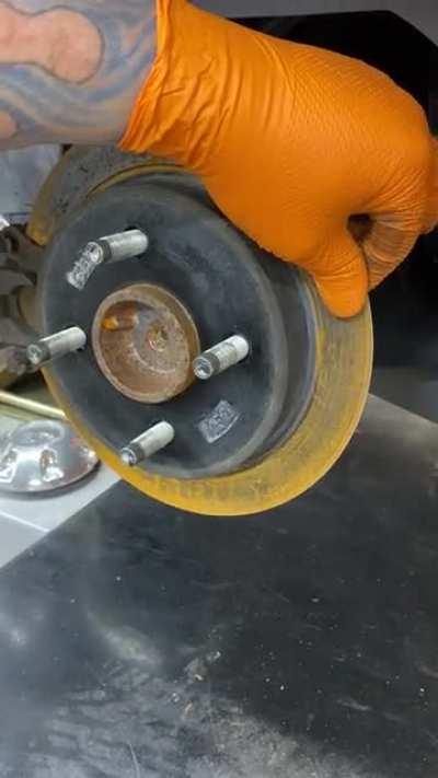 2010 Harley trike…..”I don’t know why my brakes ain’t working but I know it’s under warranty” nah cleetus negligence isn’t covered