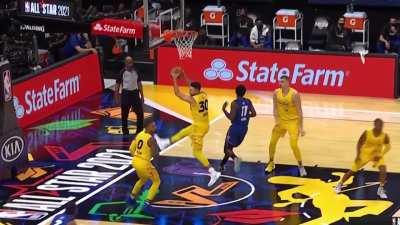[Highlight] Steph Curry monster rebound