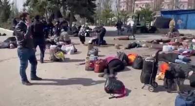 A cluster rocket hit the Kramatorsk railway station. Dozens of people were killed. The exact number of victims is being clarified.