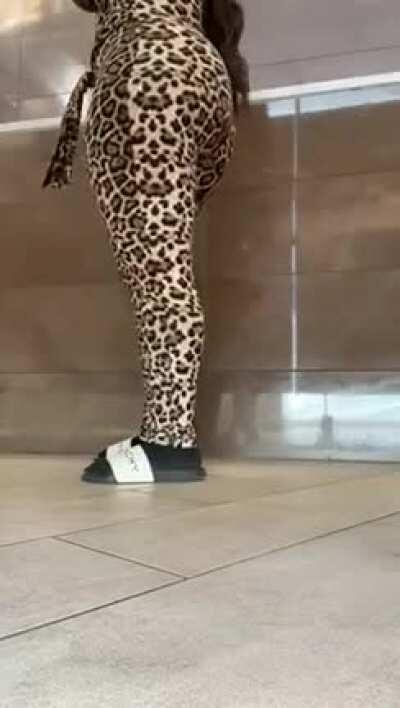 She got caught at the end 💝