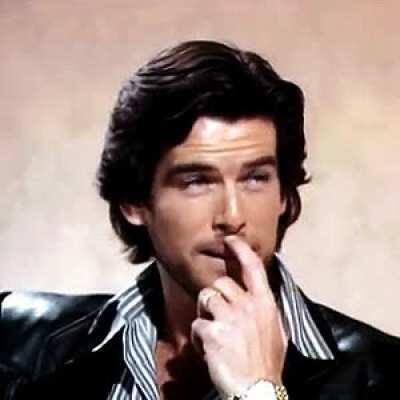 A young Pierce Brosnan is one absolute feast to lay my eyes on. Holy mother.