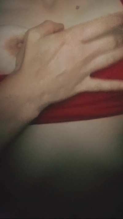 playing with my bewbs is so weirdly calming