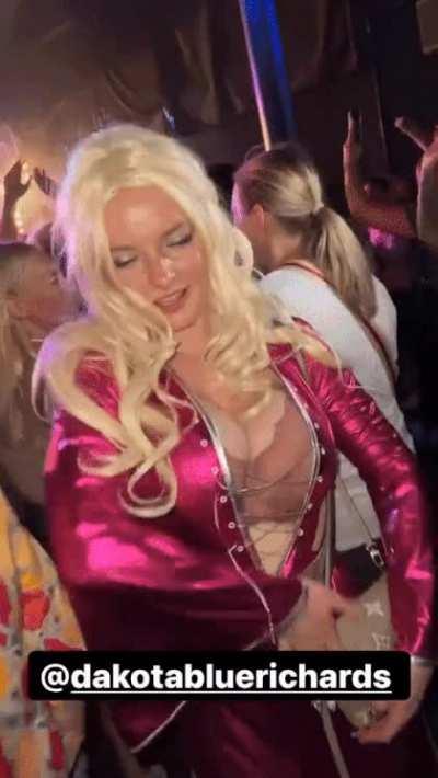 Dakota Blue Richards