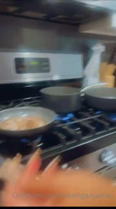 She’s so thick 🤤